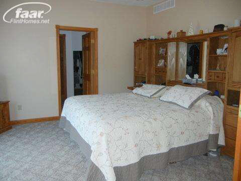 8184 South Vernon Road Durand, MI 48429 - Photo 14 of 23 20394315-13.JPG