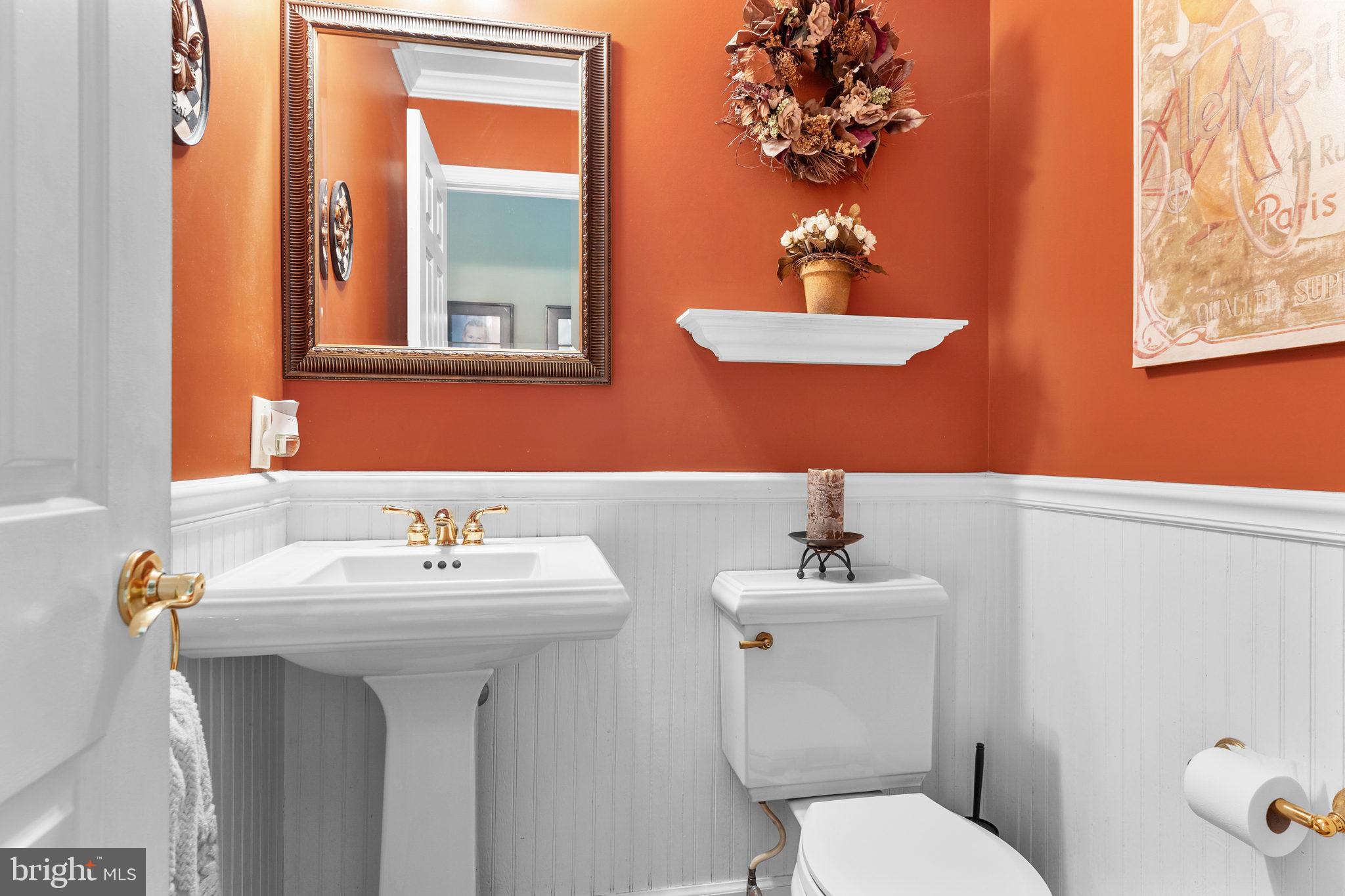 23 Walters Road Glen Mills, PA 19342 - Photo 18 of 43 Powder room