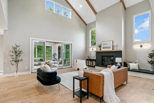 $1,699,900 | 5928 Burning Prairie, Waunakee, WI 53597