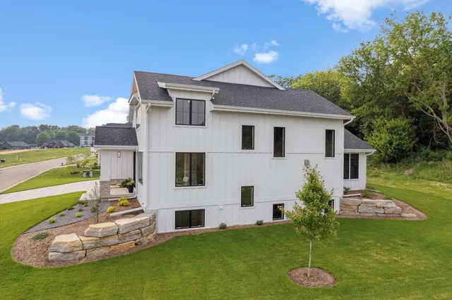 $1,699,900 | 5928 Burning Prairie, Waunakee, WI 53597