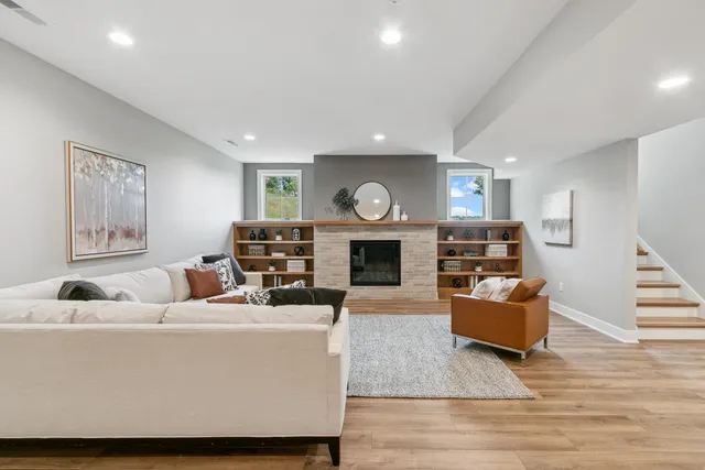 $1,699,900 | 5928 Burning Prairie, Waunakee, WI 53597