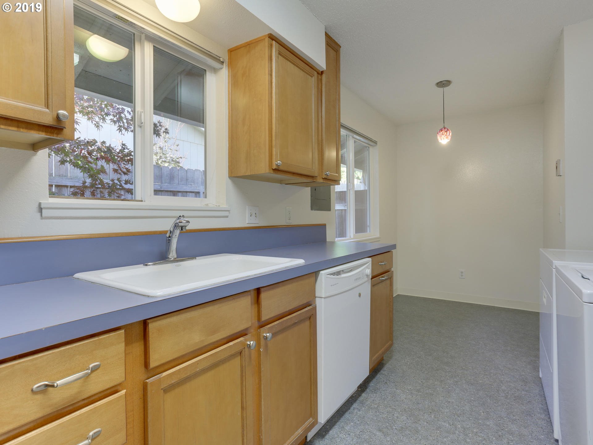 2685 Southwest Spring Garden Street Portland, OR 97219 - Photo 13 of 30 Gallery Image 13