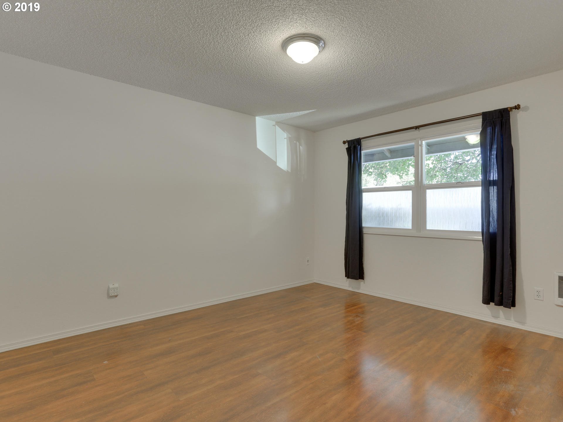 2685 Southwest Spring Garden Street Portland, OR 97219 - Photo 9 of 30 Gallery Image 9