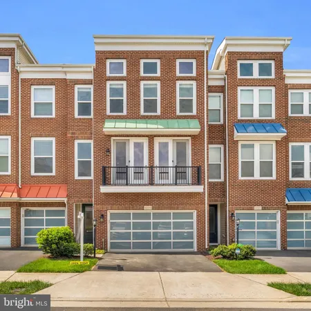 $834,800 | 42279 Fox Tracks Terrace, Brambleton, VA 20148