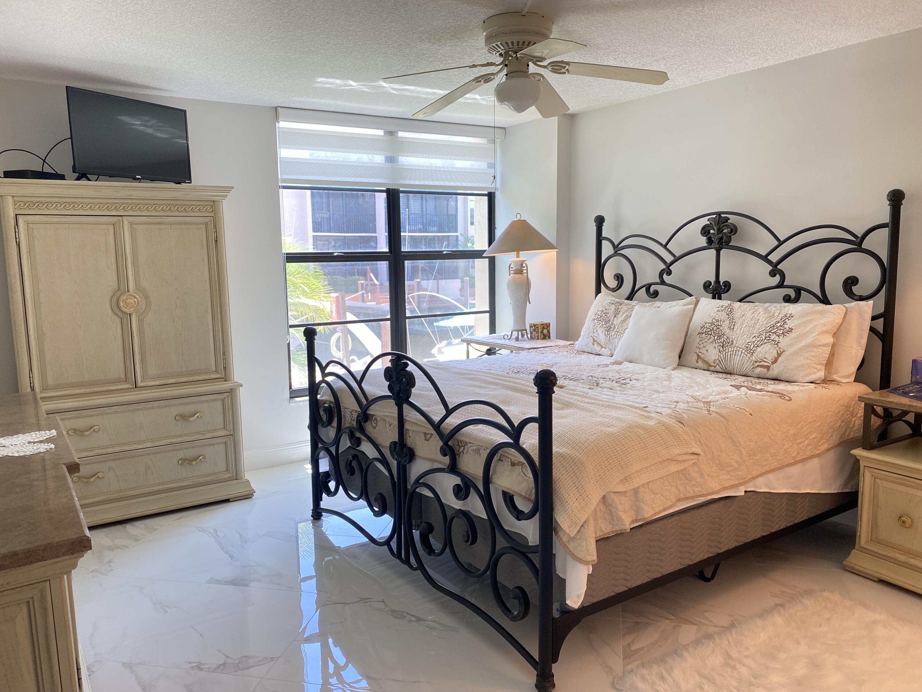 2 Royal Palm Way, Unit 101 Boca Raton, FL 33432 - Photo 11 of 24 Primary Bedroom