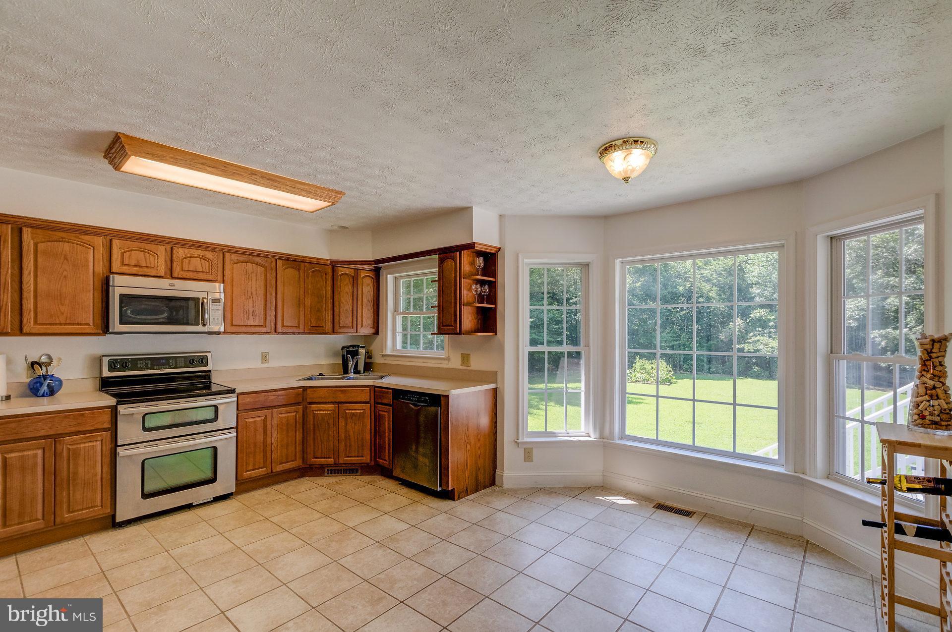 23949 Hollywood Road Hollywood, MD 20636 - Photo 8 of 30 Kitchen