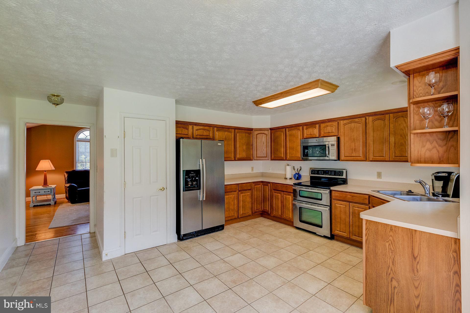 23949 Hollywood Road Hollywood, MD 20636 - Photo 9 of 30 Kitchen