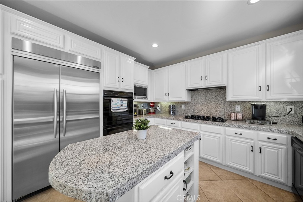 23912 Lakeside Road Valencia, CA 91355 - Photo 24 of 75