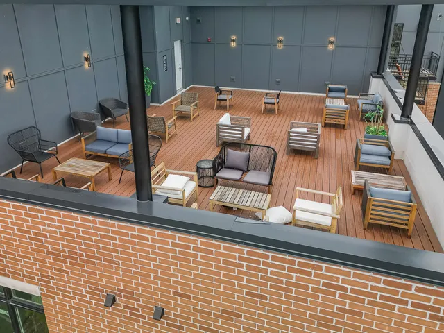 $2,956 | 440 Green Bay Road, Unit 508, Highwood, IL 60040