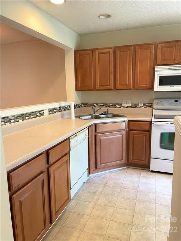 11346 Stone Trail Road Charlotte, NC 28213 - Photo 3 of 21 Gallery Image 3