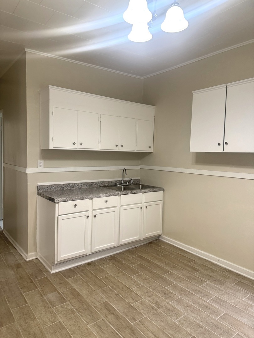 2158 North Hamlin Avenue, Unit 2R Chicago, IL 60647 - Photo 6 of 9