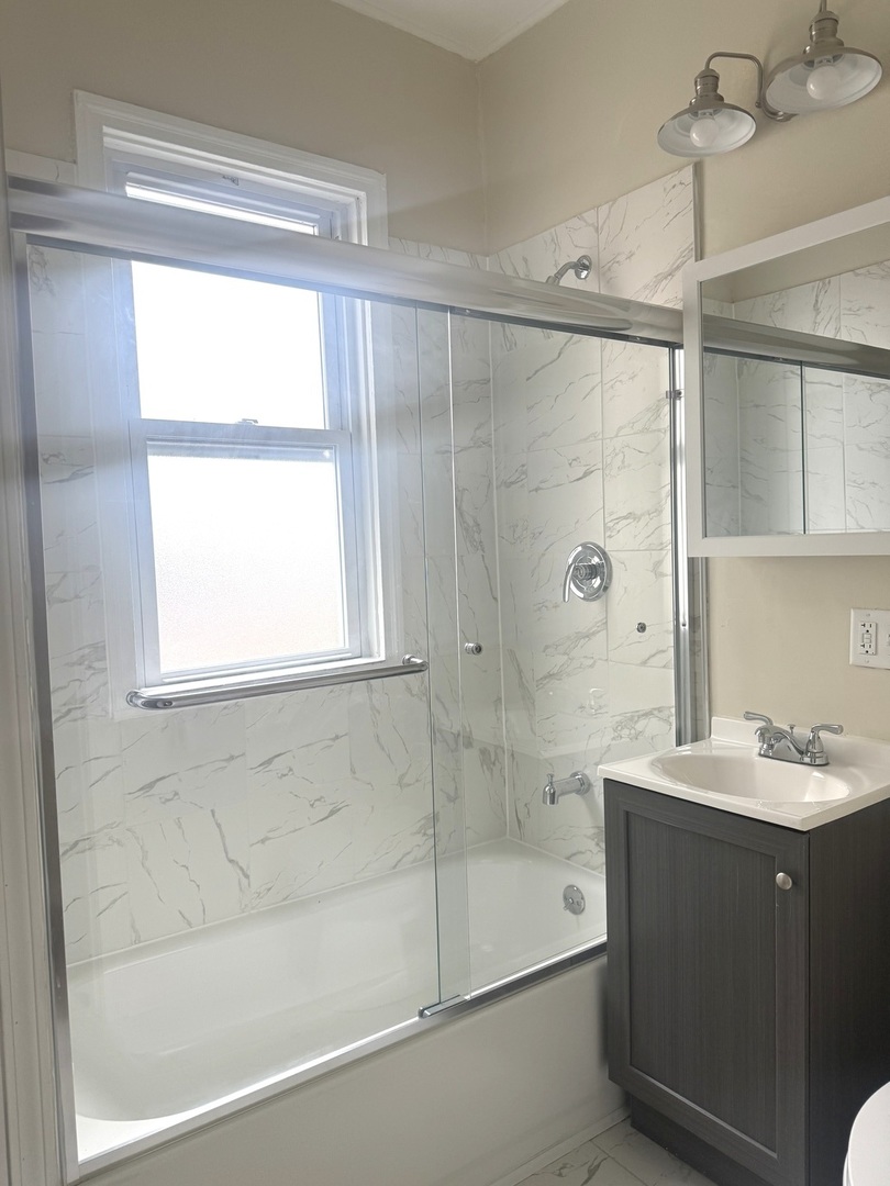 2158 North Hamlin Avenue, Unit 2R Chicago, IL 60647 - Photo 9 of 9