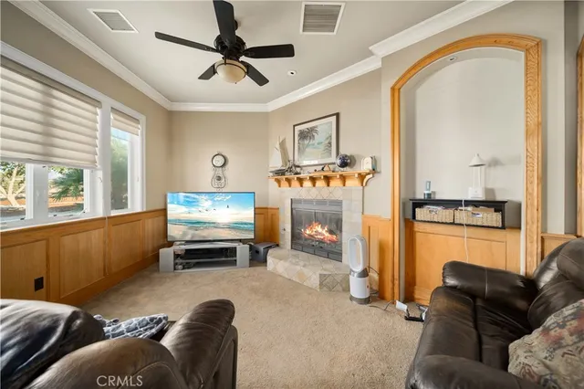a kitchen that has a lot of cabinets in it