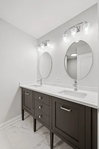 $769,700 | 703 West Man A Wa Trail Mount, Mount Prospect, IL 60056