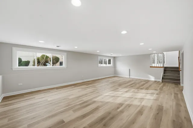 $769,700 | 703 West Man A Wa Trail Mount, Mount Prospect, IL 60056