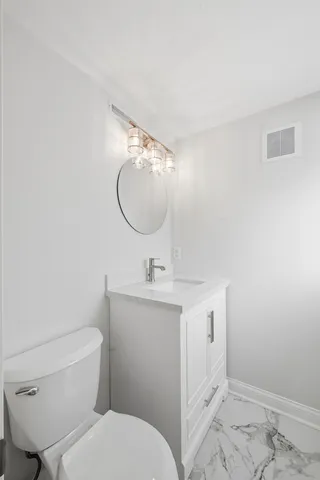 $769,700 | 703 West Man A Wa Trail Mount, Mount Prospect, IL 60056