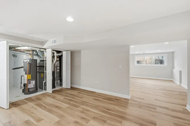 $769,700 | 703 West Man A Wa Trail Mount, Mount Prospect, IL 60056