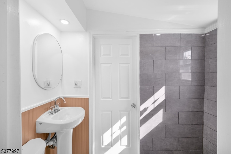 16 New Street, Unit 2 Montclair, NJ 07042 - Photo 15 of 17