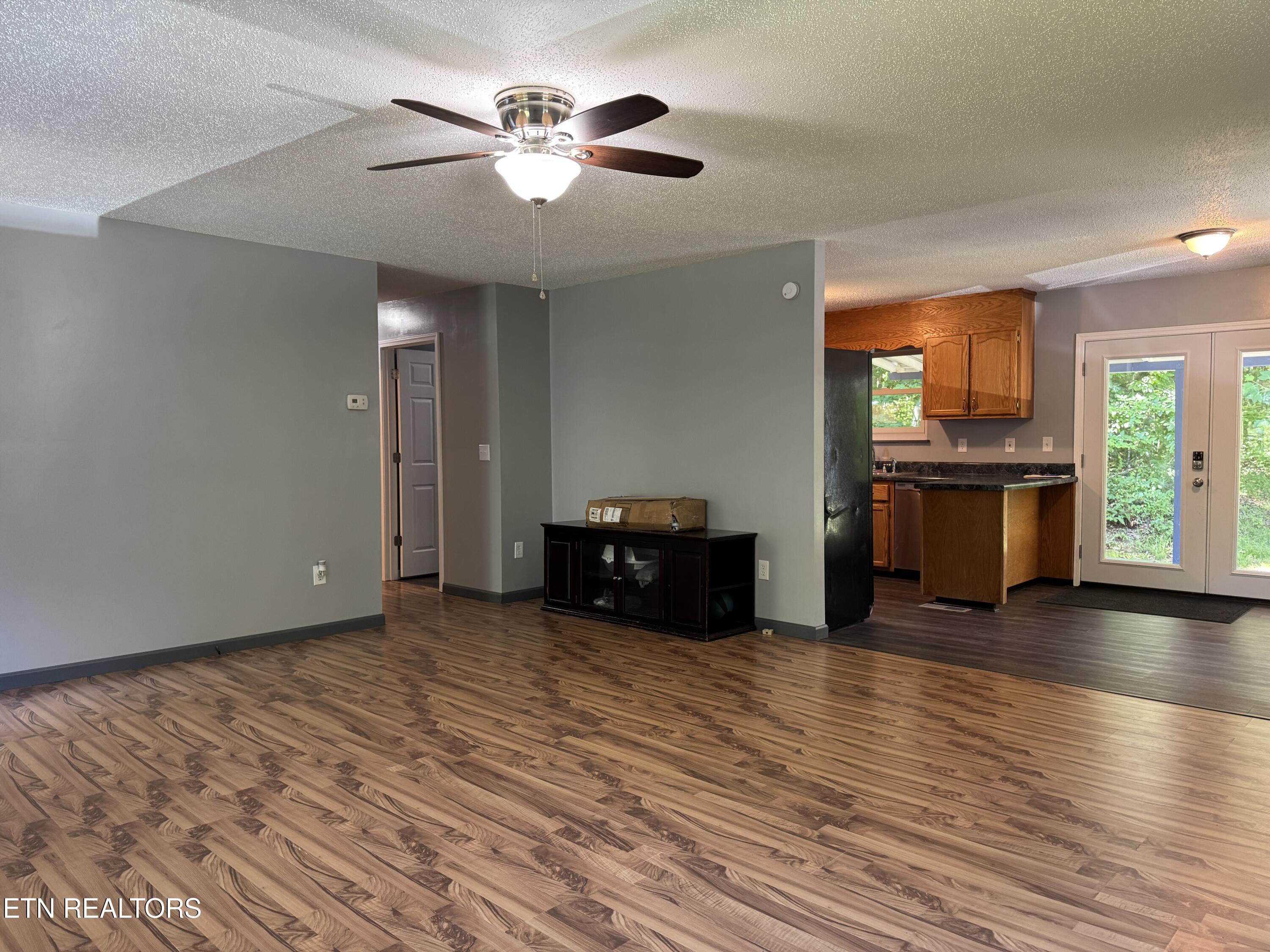 125 Walnut Lane Oneida, TN 37841 - Photo 14 of 39 IMG_7622