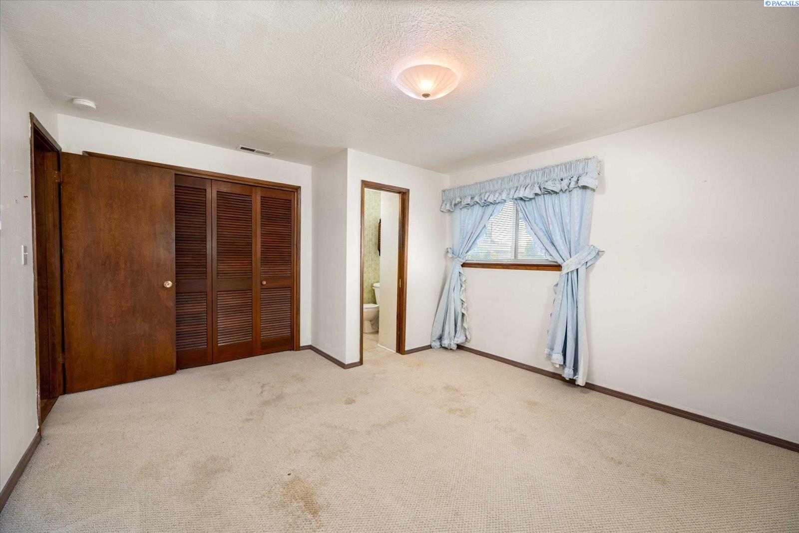 703 South Euclid Road Grandview, WA 98930 - Photo 14 of 42 Gallery Image 14