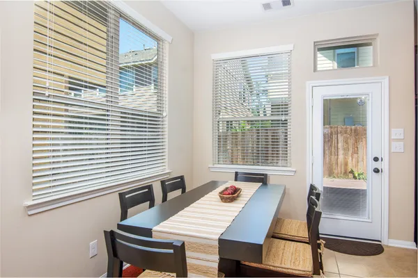 $2,750 | 11 Cheswood Manor Drive, The Woodlands, TX 77382