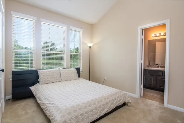 $2,750 | 11 Cheswood Manor Drive, The Woodlands, TX 77382