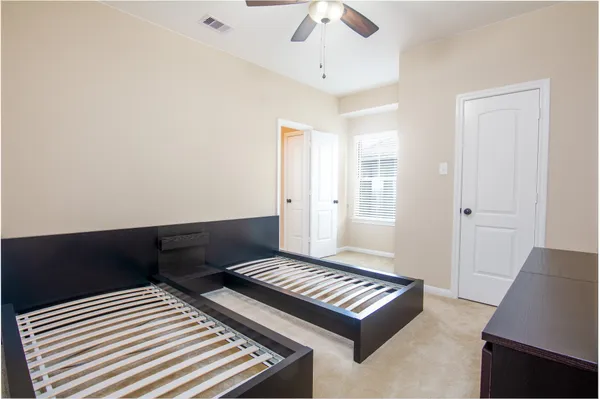 $2,750 | 11 Cheswood Manor Drive, The Woodlands, TX 77382