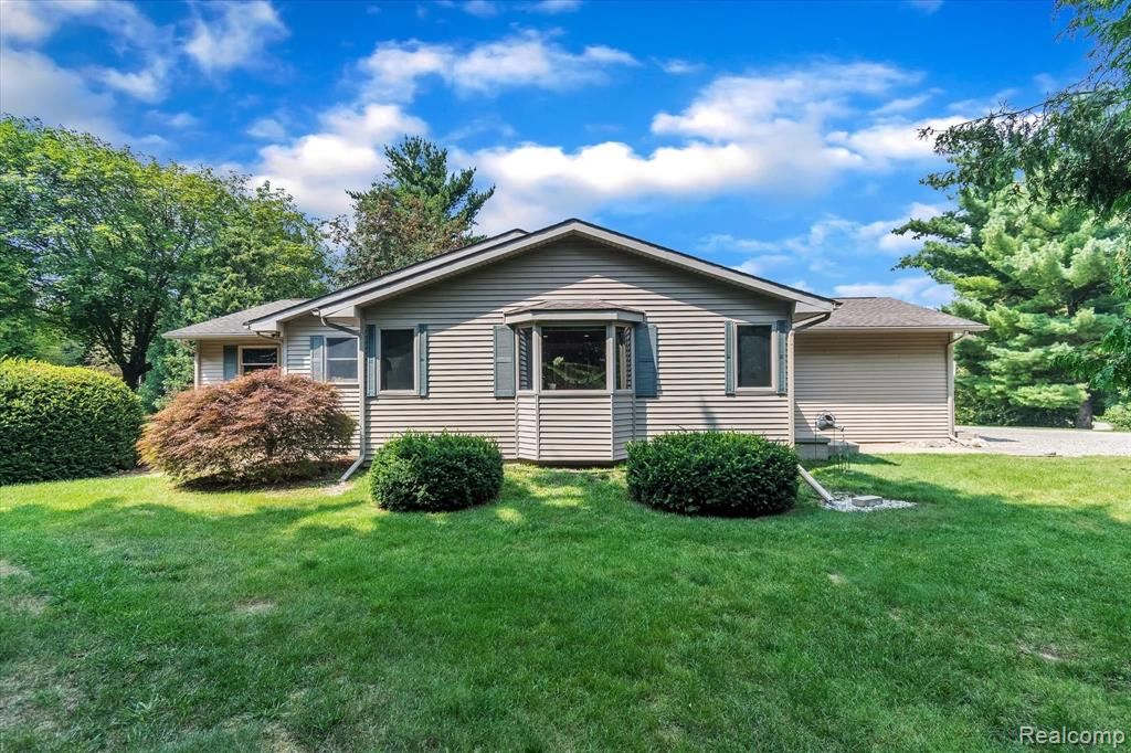 6451 Bullard Road Fenton, MI 48430 - Photo 25 of 29