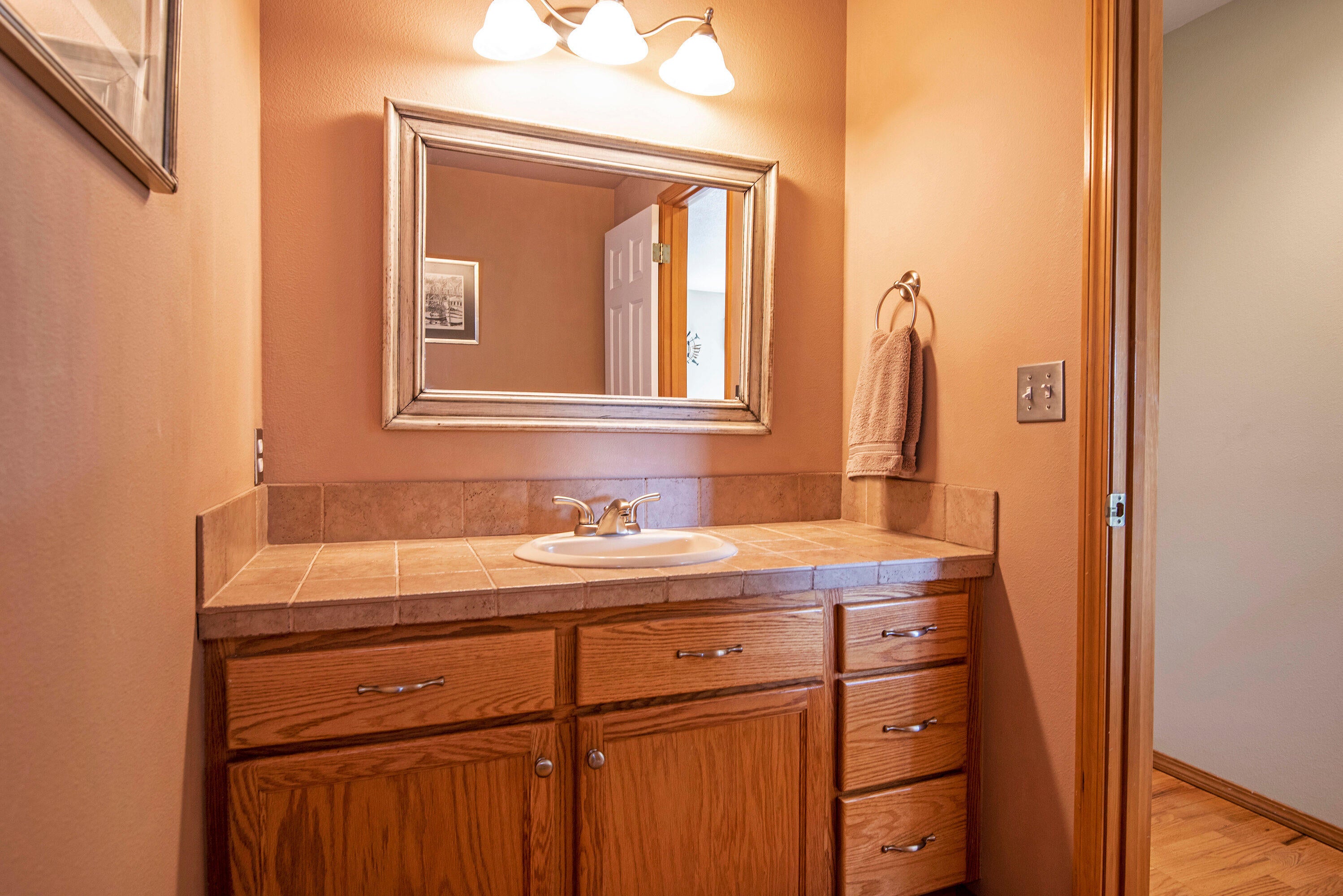 3256 Southwest 35th Street Redmond, OR 97756 - Photo 9 of 27 Downstairs half bath