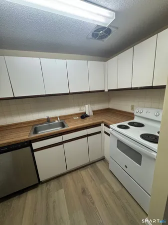 $1,500 | 184 Burgundy Hill Lane, Unit 184, Middletown, CT 06457