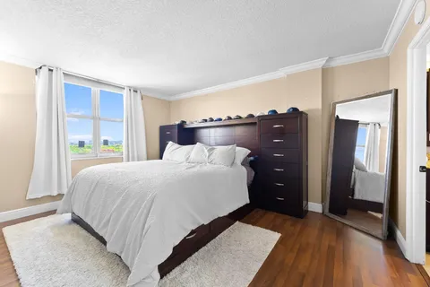 $299,999 | 777 South Federal Highway, Unit 910RP, Pompano Beach, FL 33062