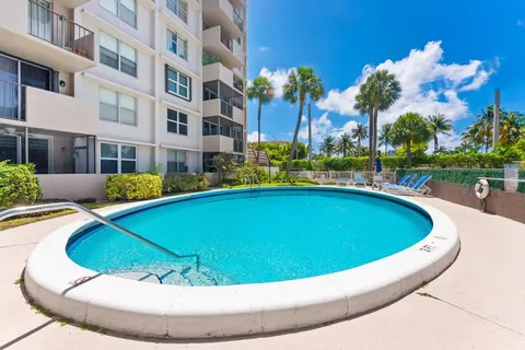 $324,999 | 777 South Federal Highway, Unit 910RP, Pompano Beach, FL 33062