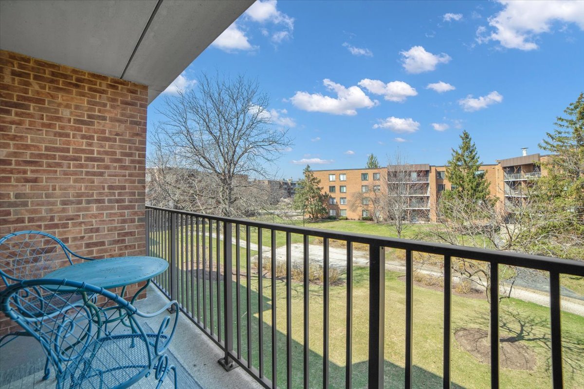 950 East Wilmette Road, Unit 325 Palatine, IL 60074 - Photo 12 of 45