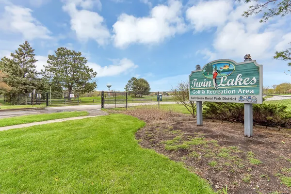 $269,900 | 950 East Wilmette Road, Unit 325, Palatine, IL 60074