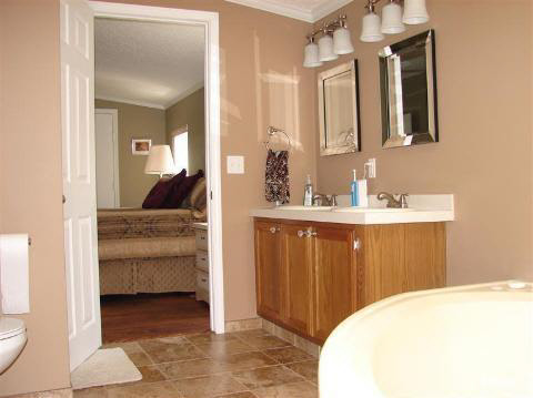 5458 North Center Road Flint, MI 48506 - Photo 10 of 13 20144465-9.JPG