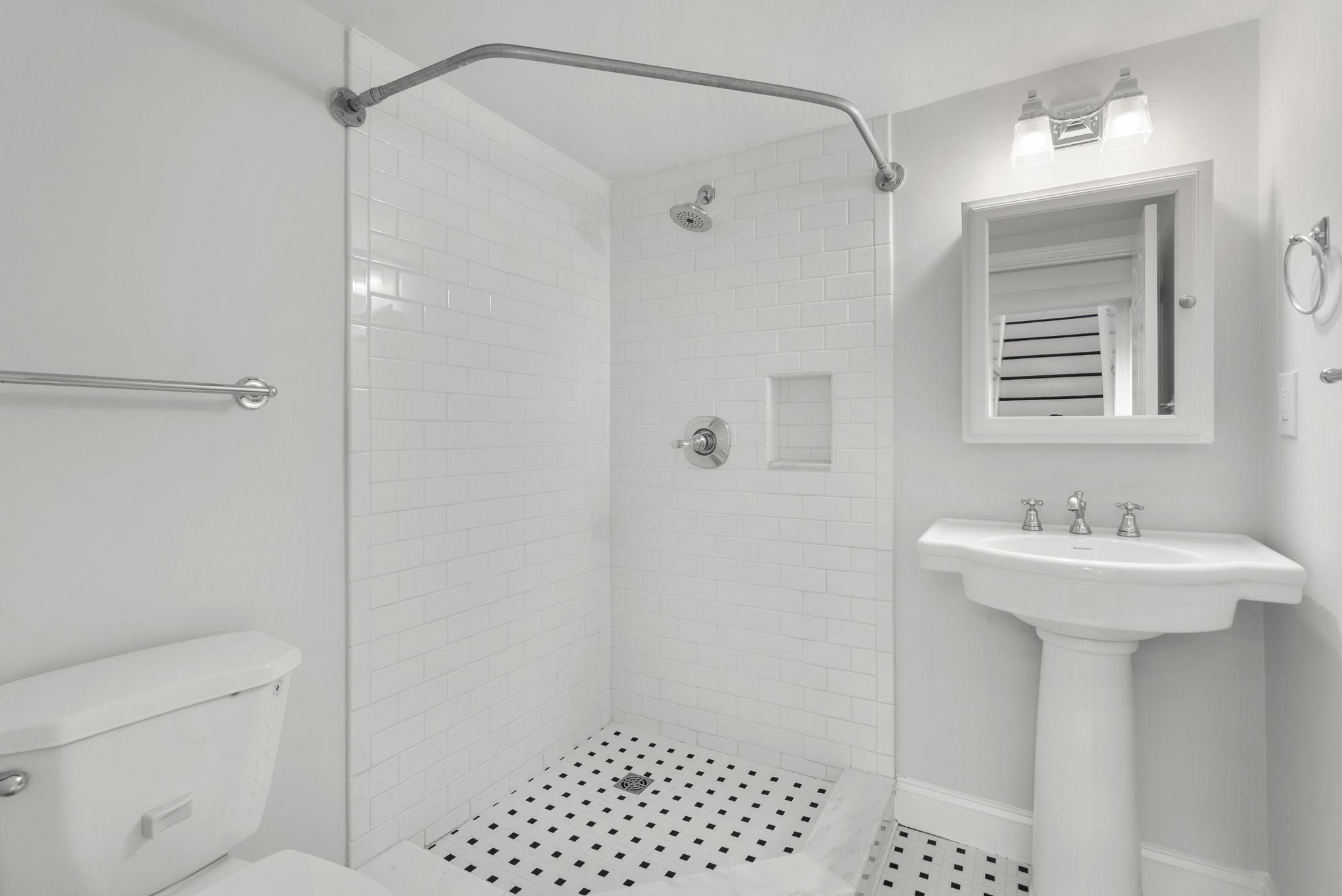 513 Park Road Rockville, MD 20850 - Photo 25 of 43 Basement Full Bathroom