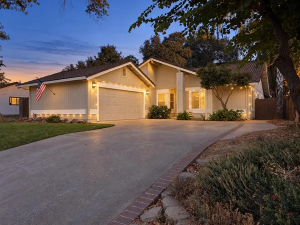 $525,000 | 1235 River Bluff Drive, Oakdale, CA 95361