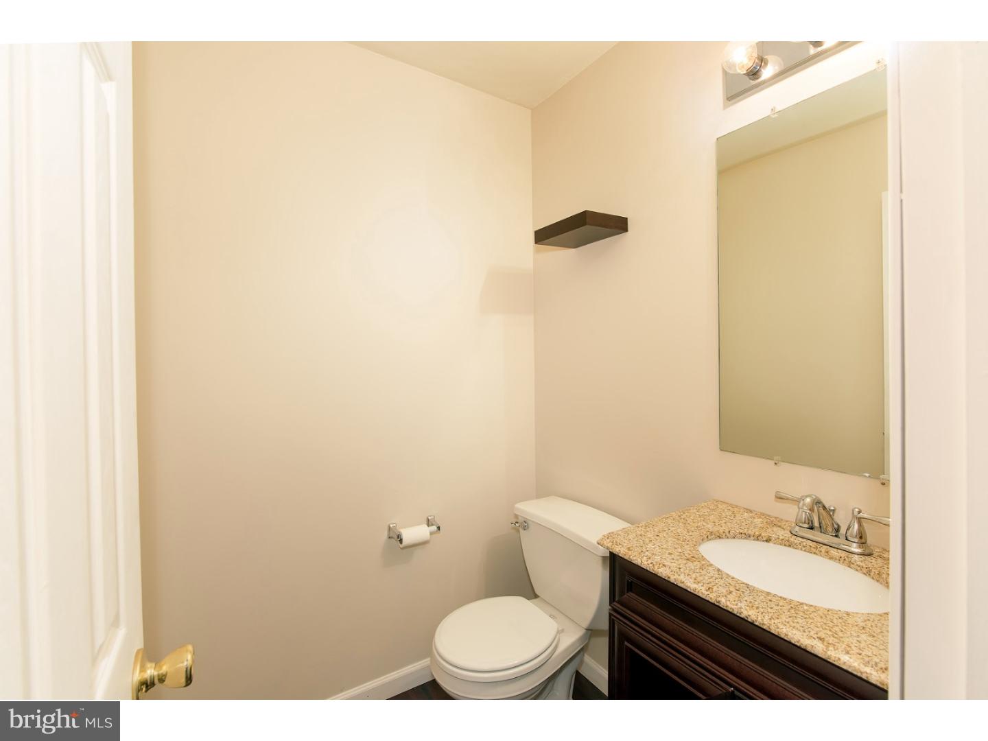 204 Bainbridge Circle Sinking Spring, PA 19608 - Photo 14 of 20 Bathroom