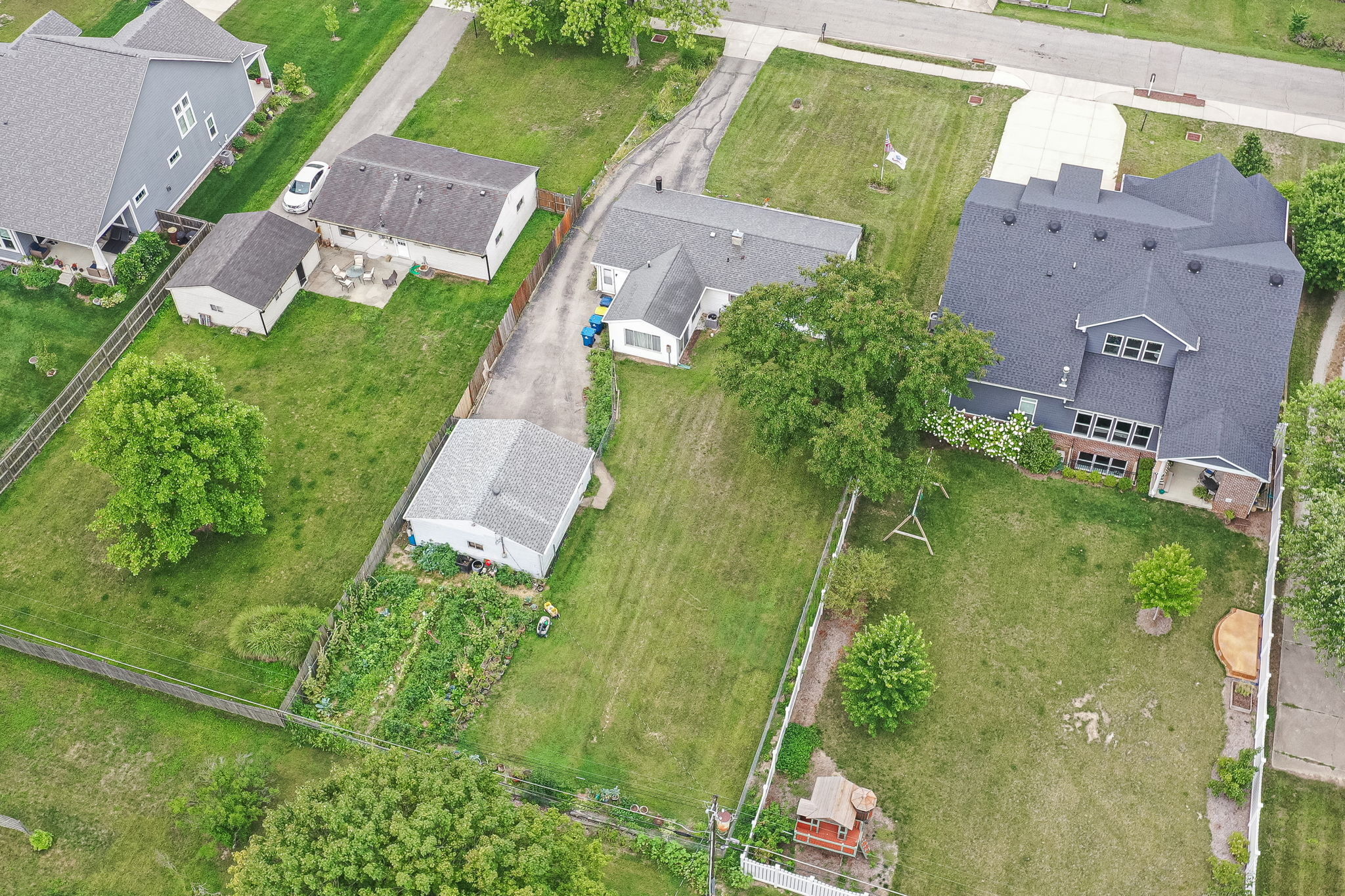 817 Oswego Road Carmel, IN 46032 - Photo 16 of 21