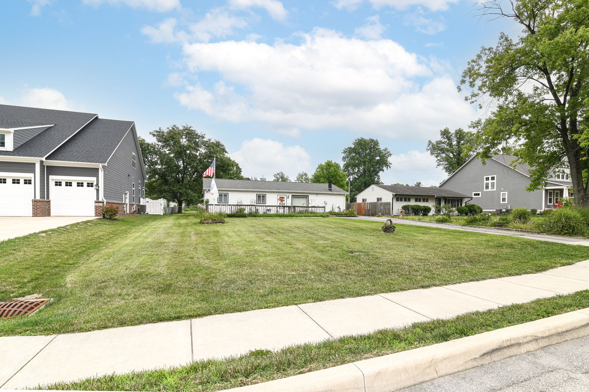 817 Oswego Road Carmel, IN 46032 - Photo 3 of 21