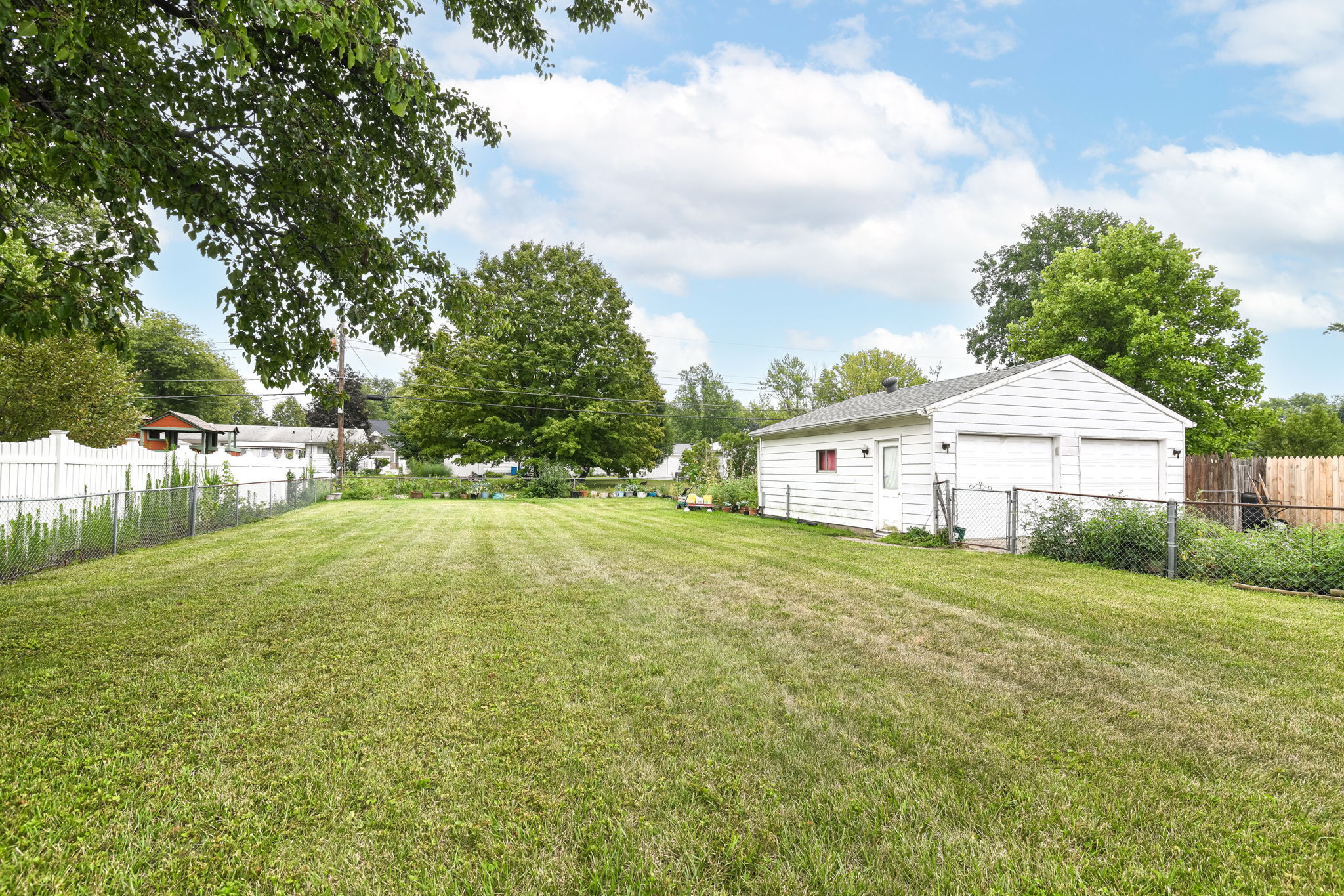 817 Oswego Road Carmel, IN 46032 - Photo 7 of 21