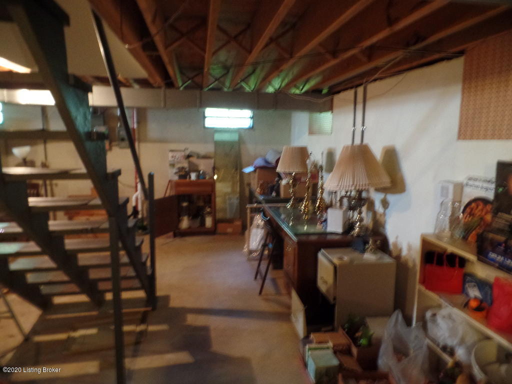 705 Farmingham Road Louisville, KY 40243 - Photo 27 of 29 SAM_2790