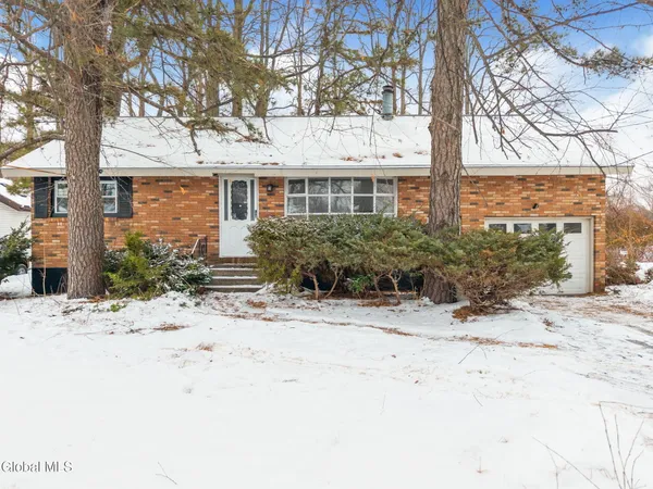 $300,000 | 120 East Palmer Avenue, Rotterdam, NY 12303