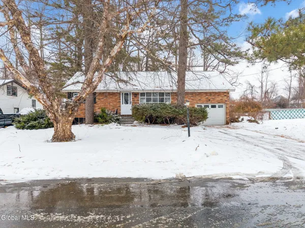 $300,000 | 120 East Palmer Avenue, Rotterdam, NY 12303