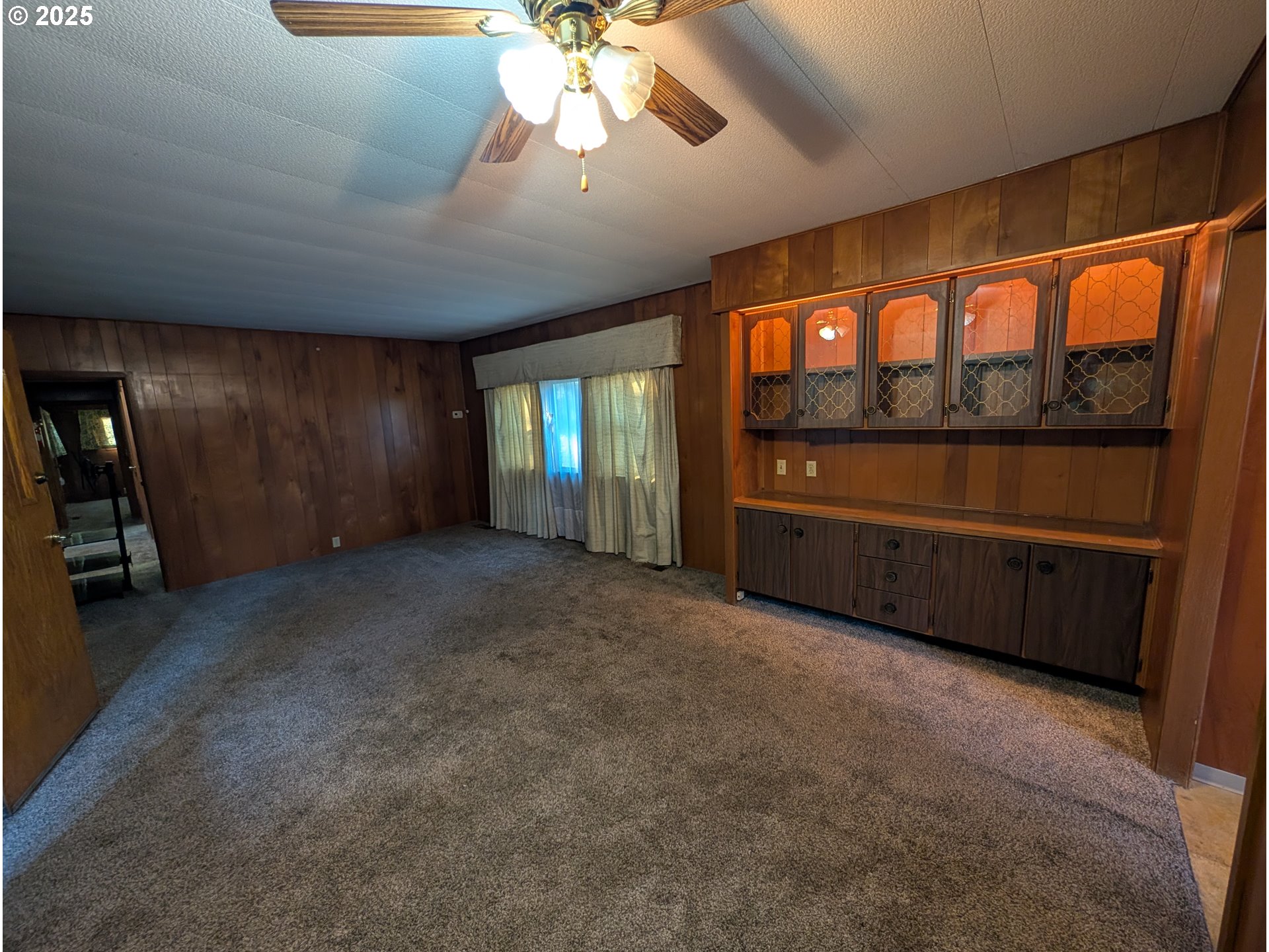 62218 Robin Road, Unit 34 La Grande, OR 97850 - Photo 3 of 13 Living Room/Entrance