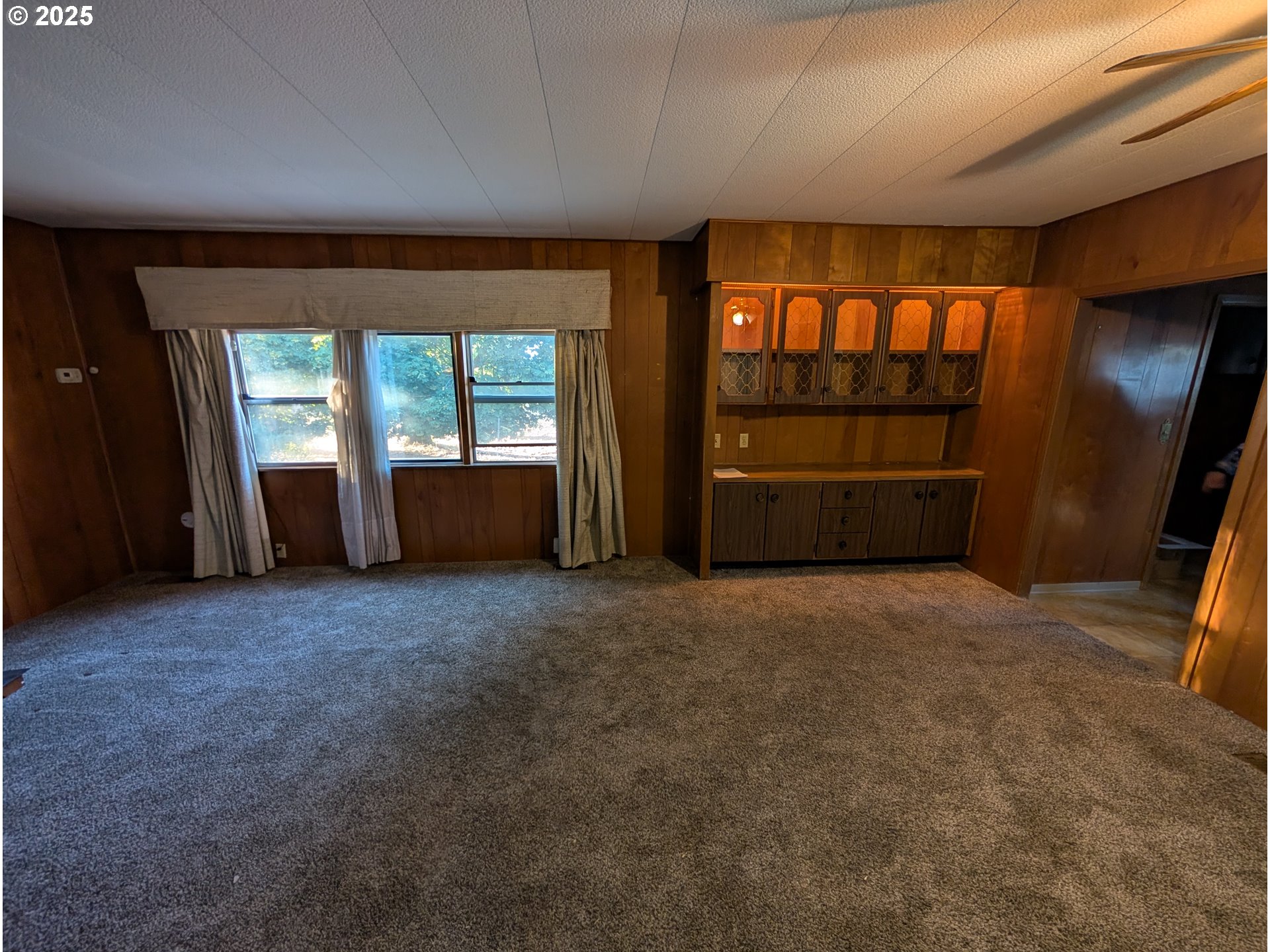 62218 Robin Road, Unit 34 La Grande, OR 97850 - Photo 4 of 13 Living Room