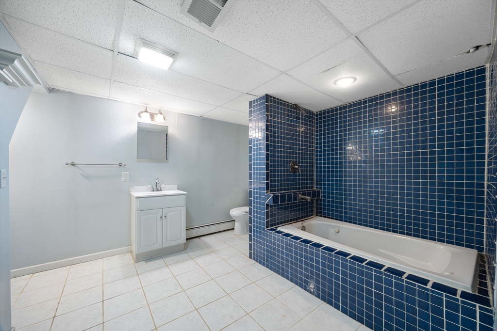 37 Parkerview Street Springfield, MA 01129 - Photo 23 of 31