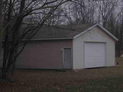 2428 North Hacker Road Howell, MI 48855 - Photo 8 of 11 20260654-7.JPG