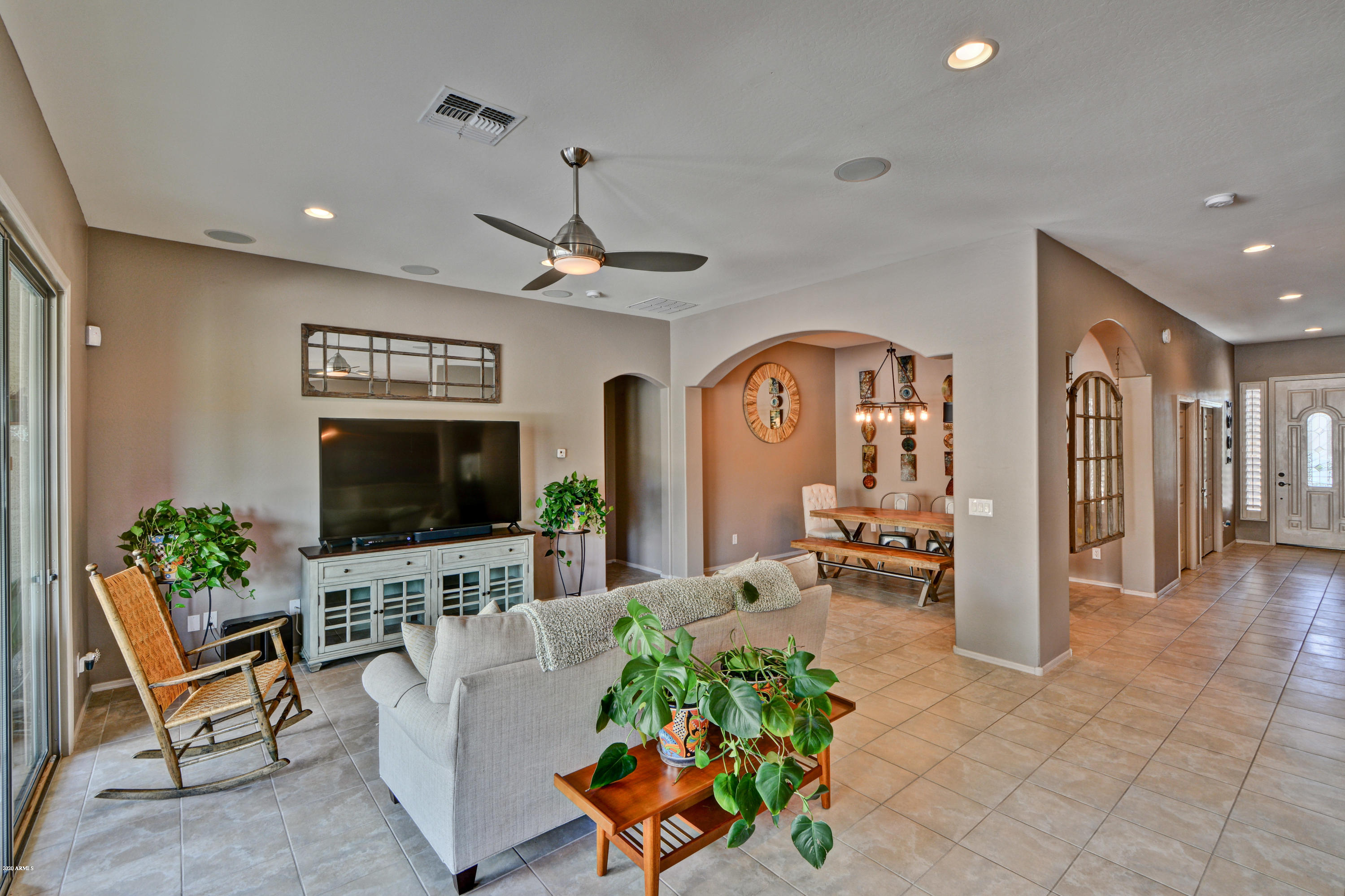 2440 West Eagle Feather Road Phoenix, AZ 85085 - Photo 17 of 39 Great Room