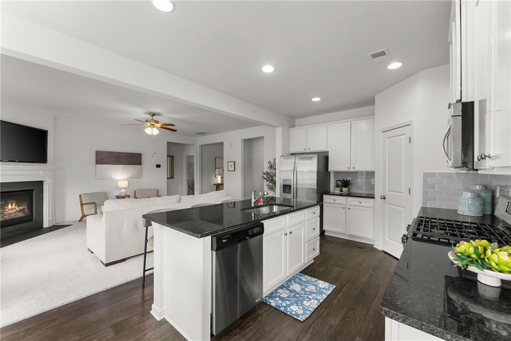 4511 Country Manor Walk Gainesville, GA 30504 - Photo 16 of 39 Gallery Image 16